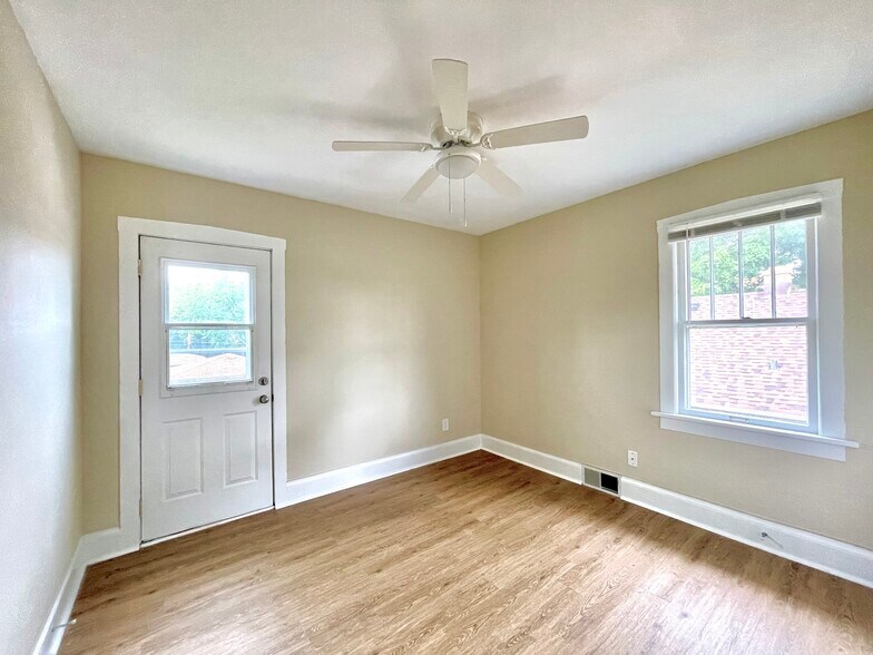 Back Bedroom - 1706 33rd St