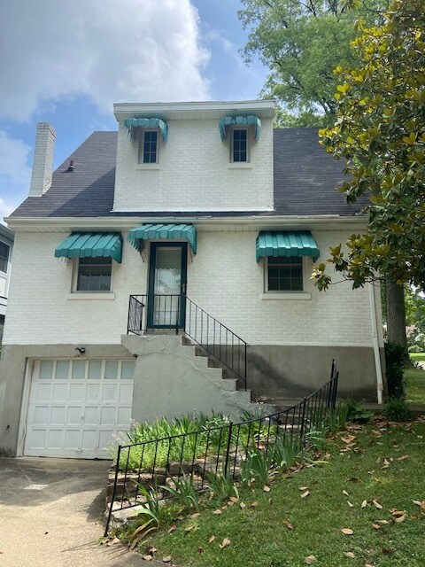 Building Photo - 123 Rosa Ave
