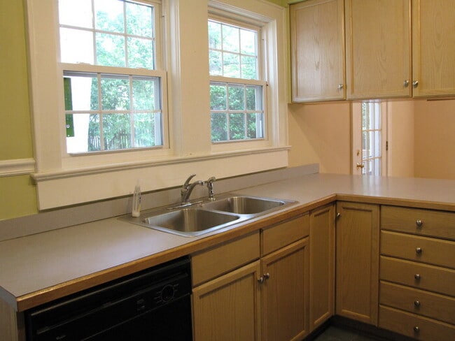 Building Photo - 1024 Starlight Dr
