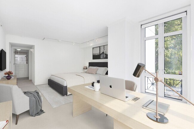 Building Photo - Prestigious Nob Hill Stunning Boutique Condo, Doorman, Parking – PROGRESSIVE