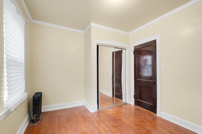 Building Photo - 8533 S Oglesby Ave