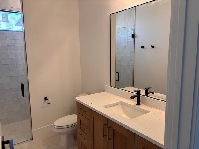 Building Photo - BRAND NEW 5 bed | 3 bath | 3 car garage cu...