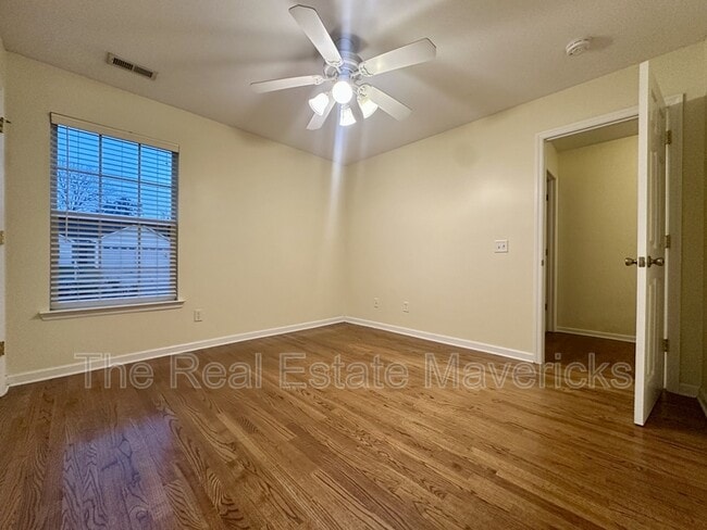 Building Photo - 1720 Hawk Run Ln