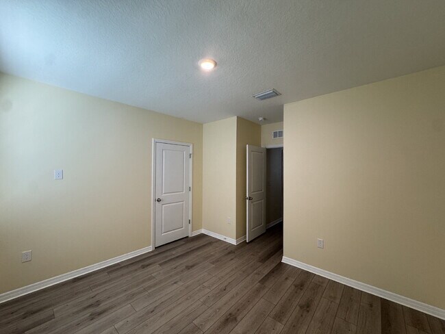 Building Photo - 32562 Canyonlands Dr