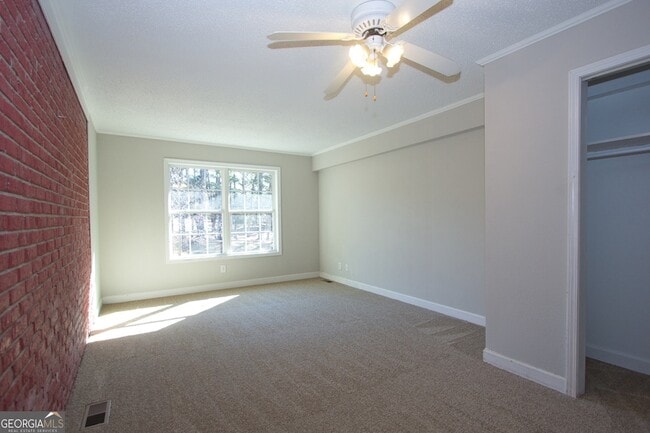 Building Photo - 2420 Green Rd