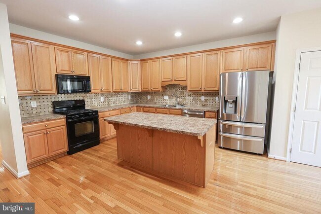 Building Photo - 23305 Hyacinth Ln