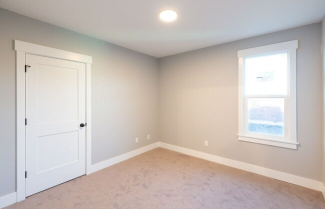 Building Photo - Charming Fully Renovated Home in the Heart of Southeast Portland