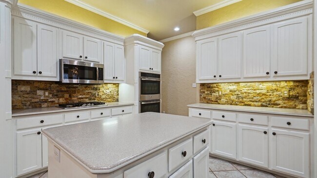 Building Photo - 104 Stonehaven Ct