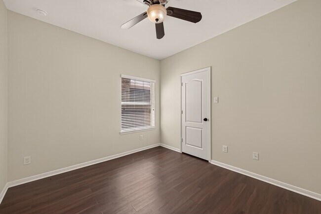 Building Photo - 26414 Forest Pine Ln