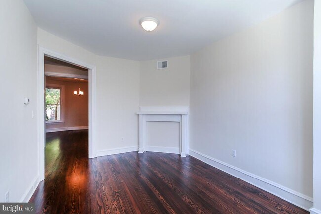 Building Photo - 3532 11th St NW