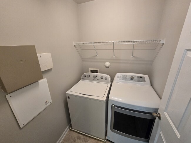 Building Photo - 5030 Reservoir Rd