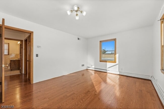 Building Photo - 27 E Madison Ave