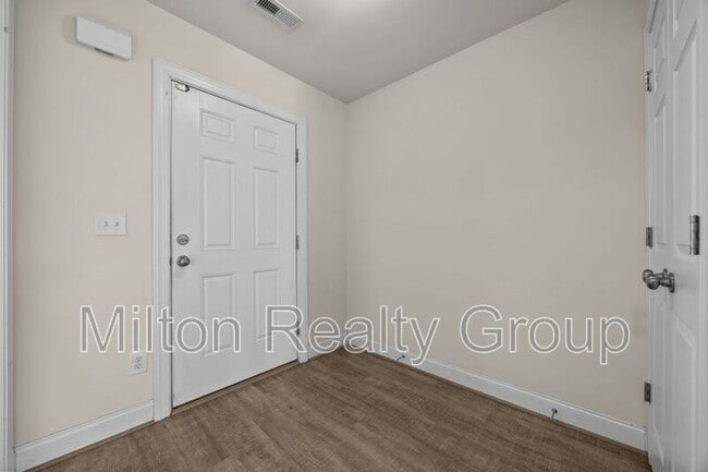 Building Photo - 91 River Stancil Dr