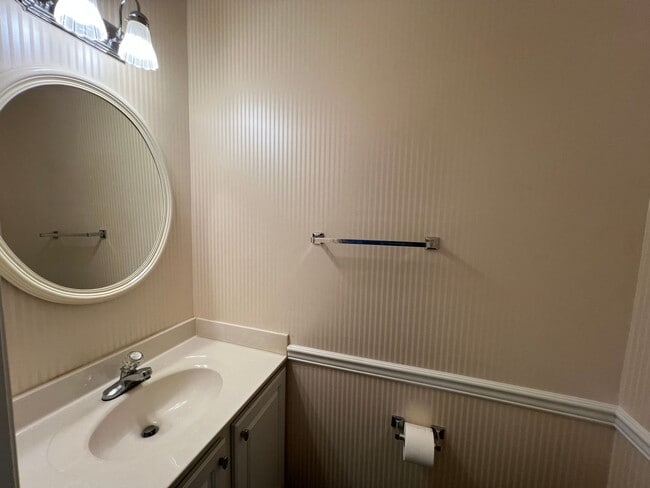 Building Photo - 4325 Pine Springs Ct