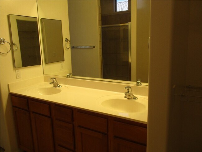 Building Photo - 2675 Desert Flowers Dr