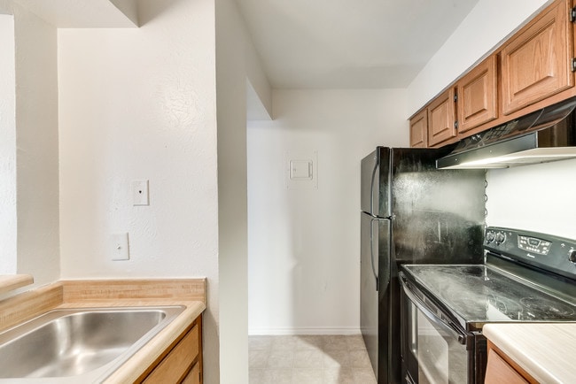 Building Photo - Foxfire Apartment Homes