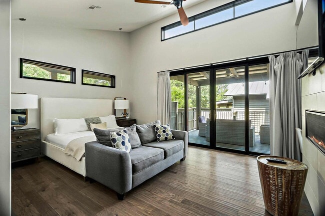 Building Photo - 2113 Barbaro Way