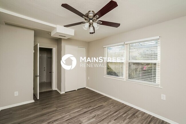 Building Photo - 3 Bedroom Pet-Friendly Home in Largo, FL with Main Street Renewal