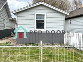 Building Photo - 1405 Duplex SQD LLC -E