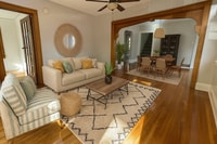 Building Photo - Huge 6 Bed with 2 Bonus Rooms for Den/Offi...