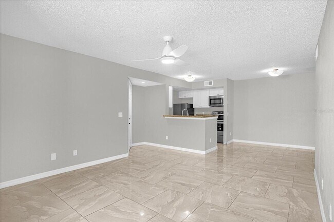 Building Photo - 5132 Conroy Rd