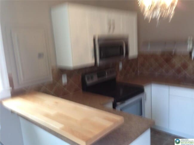 Building Photo - 113 E Broad St