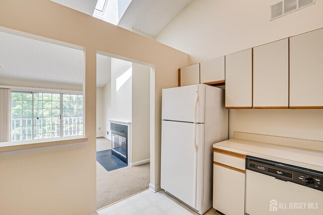 Building Photo - 152 Darwin Ln