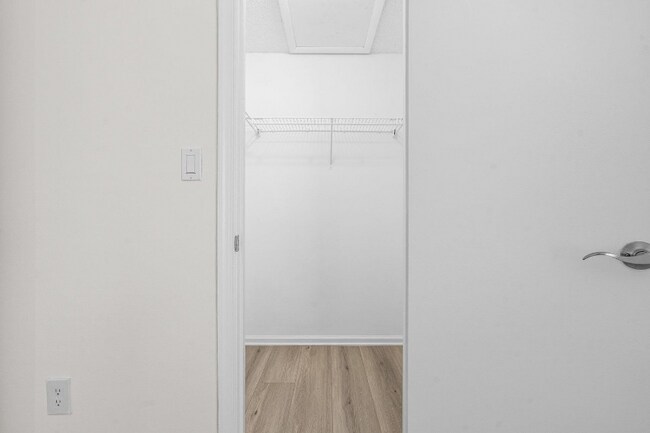 Building Photo - 1125 Crystal Way