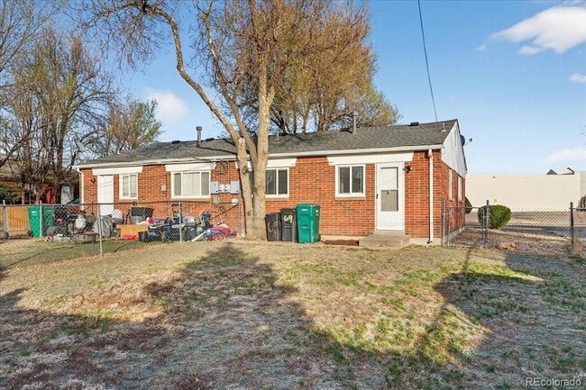 Building Photo - 69 Del Mar Cir