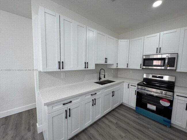Building Photo - 3039 NW 51st Terrace