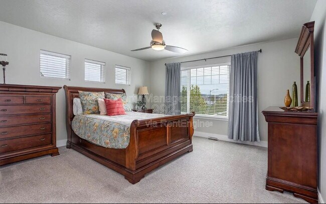 Building Photo - 4646 Corvina St