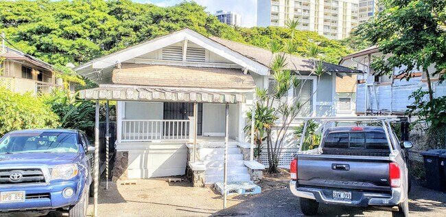 Building Photo - 1928 Pauoa Rd