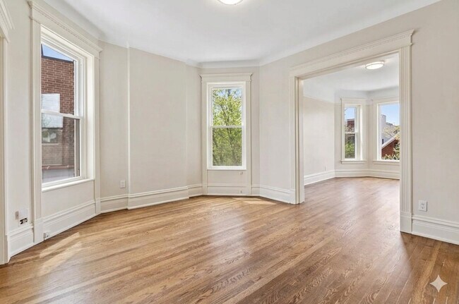 Building Photo - 3751 N Clifton Ave