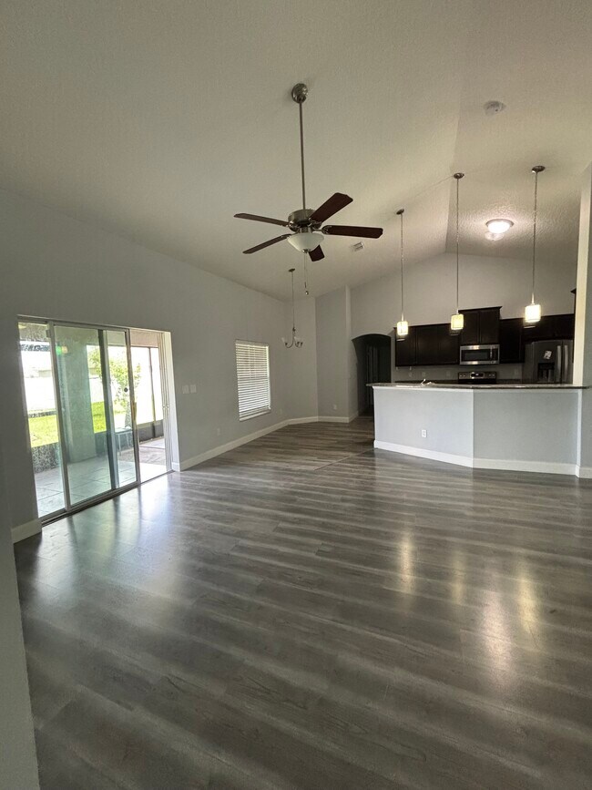 Building Photo - 5033 SW 97th Ln