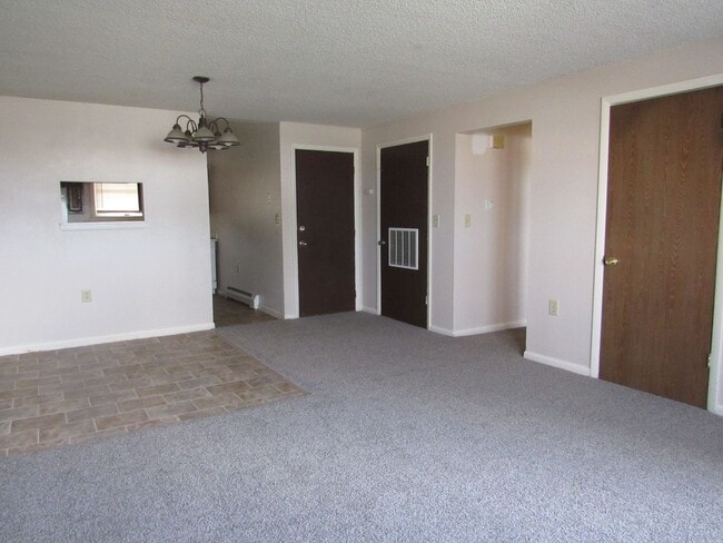 Building Photo - Affordable 2 Bedroom Apartment