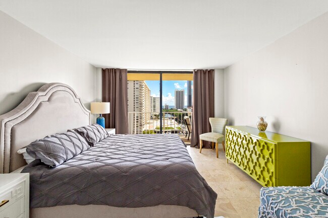 Building Photo - 290 174th St St