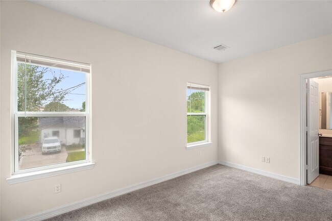 Building Photo - 2407 Ferguson Way