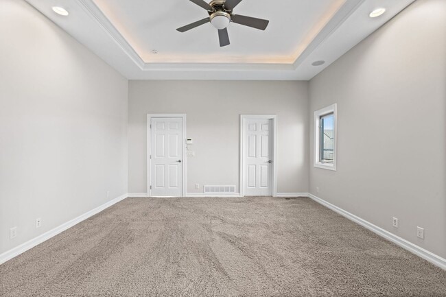 Building Photo - Stunning 4 bedroom Ranch in Elkhorn