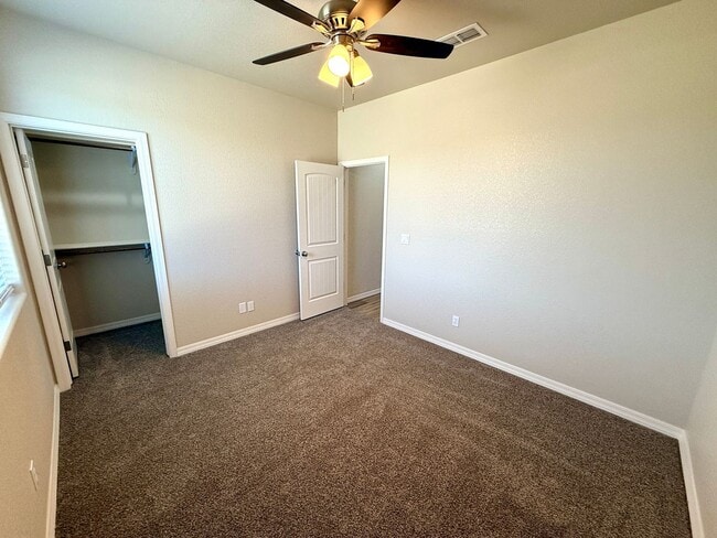 Building Photo - 3774 Meadowbrook Ln