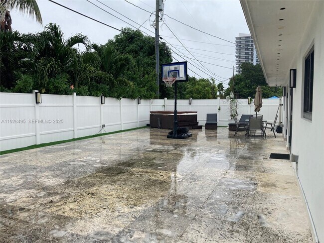 Building Photo - 7524 Mutiny Ave