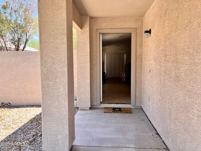 Building Photo - 1825 E Aloe Pl