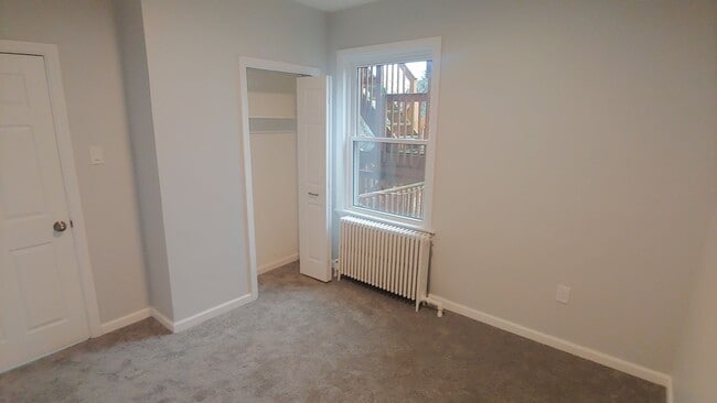 Building Photo - *Updated & Spacious 2BD/1BA First Floor apartment for rent in Mt. Washington*