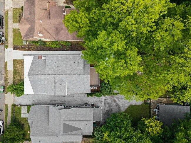 Building Photo - 1511 McLendon Ave NE