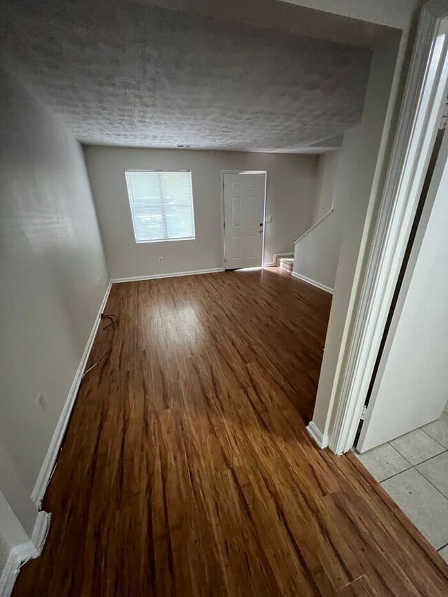 Building Photo - Beautiful 2-Bedroom Townhome in the Highly...
