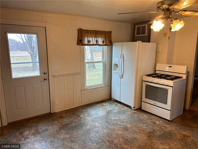 Building Photo - N36767 US Hwy 53 121