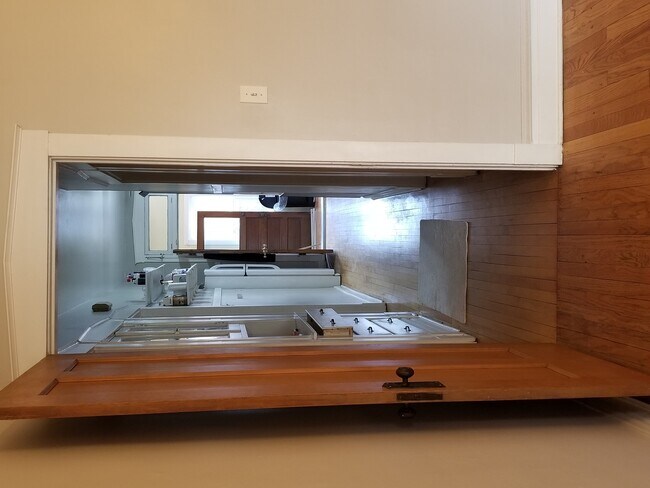 Building Photo - 4037 N Long Ave