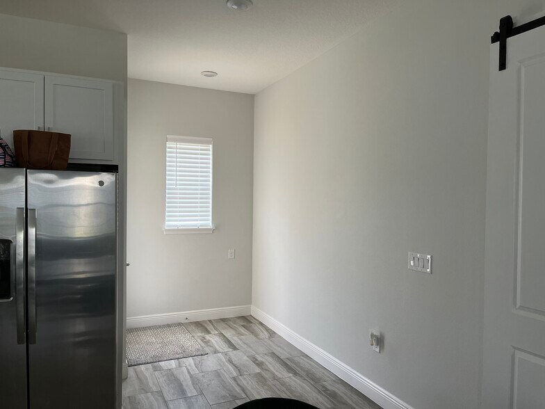 Building Photo - 13246 Doisy St
