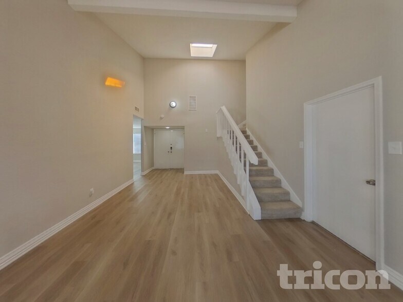 Building Photo - 6342 Briar Terrace Dr