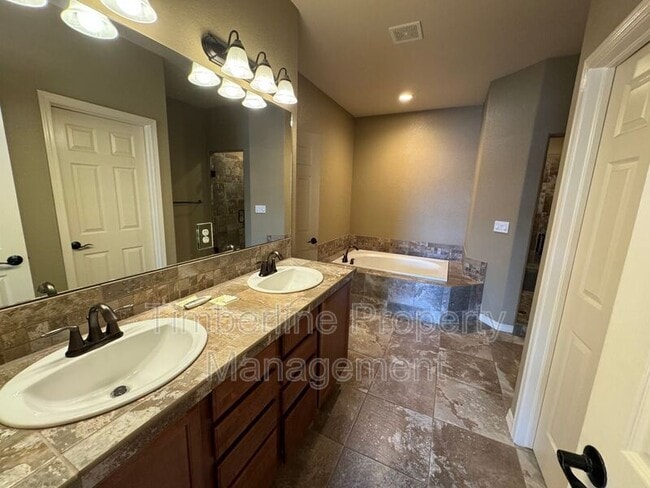 Building Photo - 13952 Paradise Villas Grove