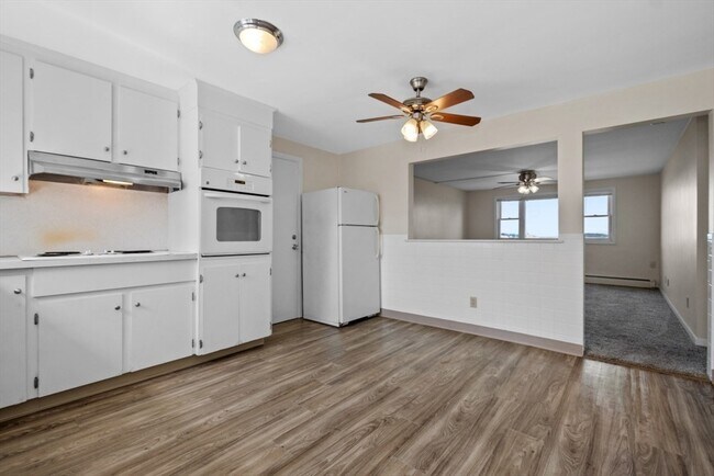 Building Photo - 623 Quincy Shore Dr